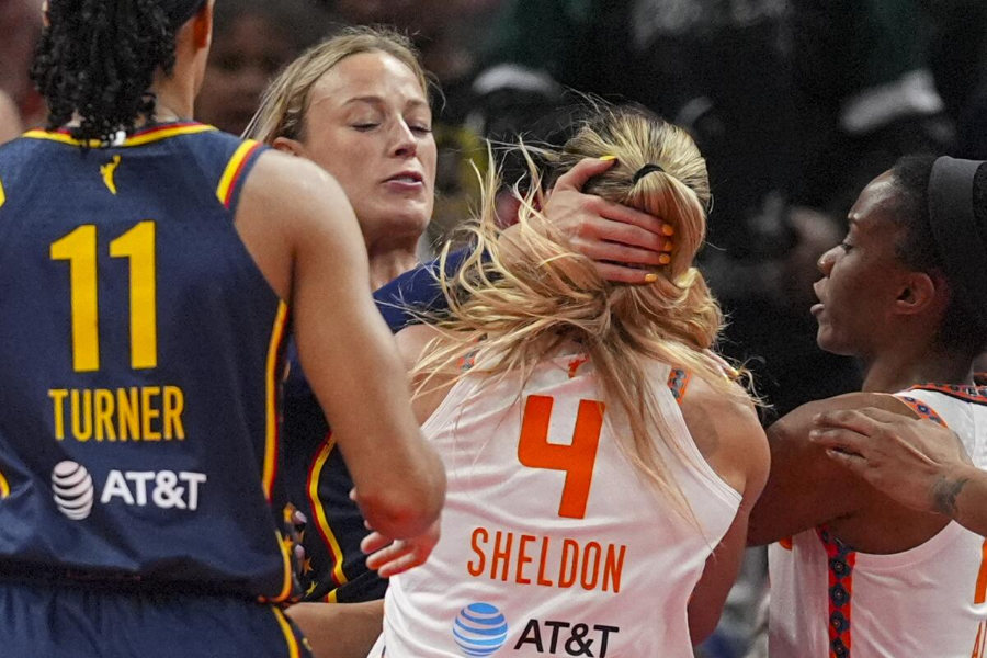 Sophie Cunningham Fight